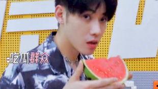 帅哥吃的瓜,帅哥揭秘娱乐圈幕后真相